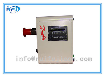 खरीदें KP1 Series Refrigeration Compressor Parts Low pressure control , 8-32 bar range online manufacture